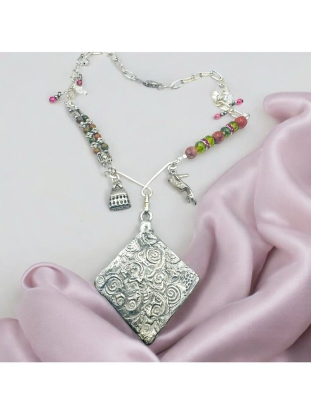 Parisian Muse Tiny Canvas Necklace with Unakite & Pink Jasper | Alma Antigua - Picture 14 of 15